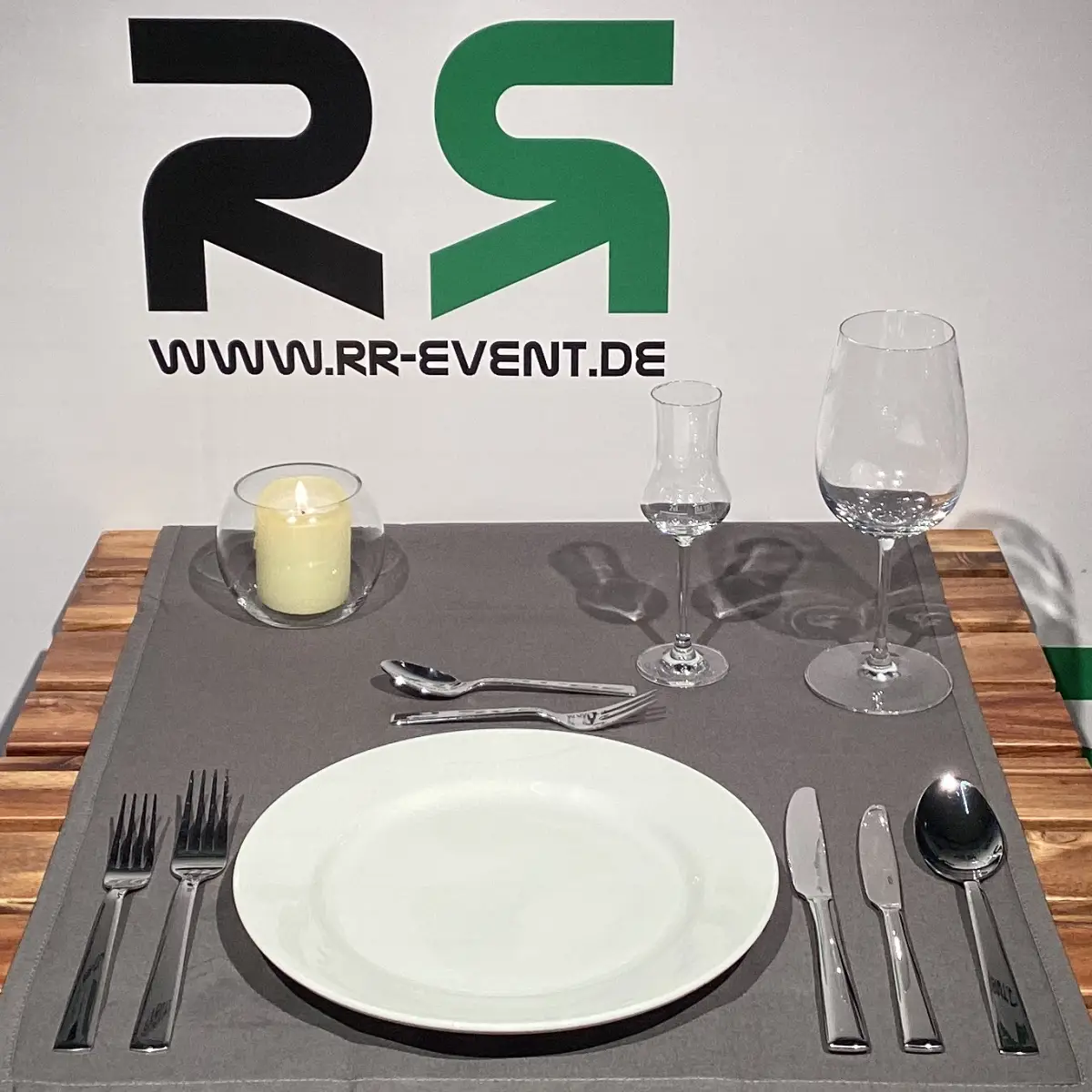 Gläser-Set in Bremen ausleihen: Ideal für elegante Veranstaltungen, um Gäste stilvoll zu bewirten und ein hochwertiges Ambiente zu schaffen.