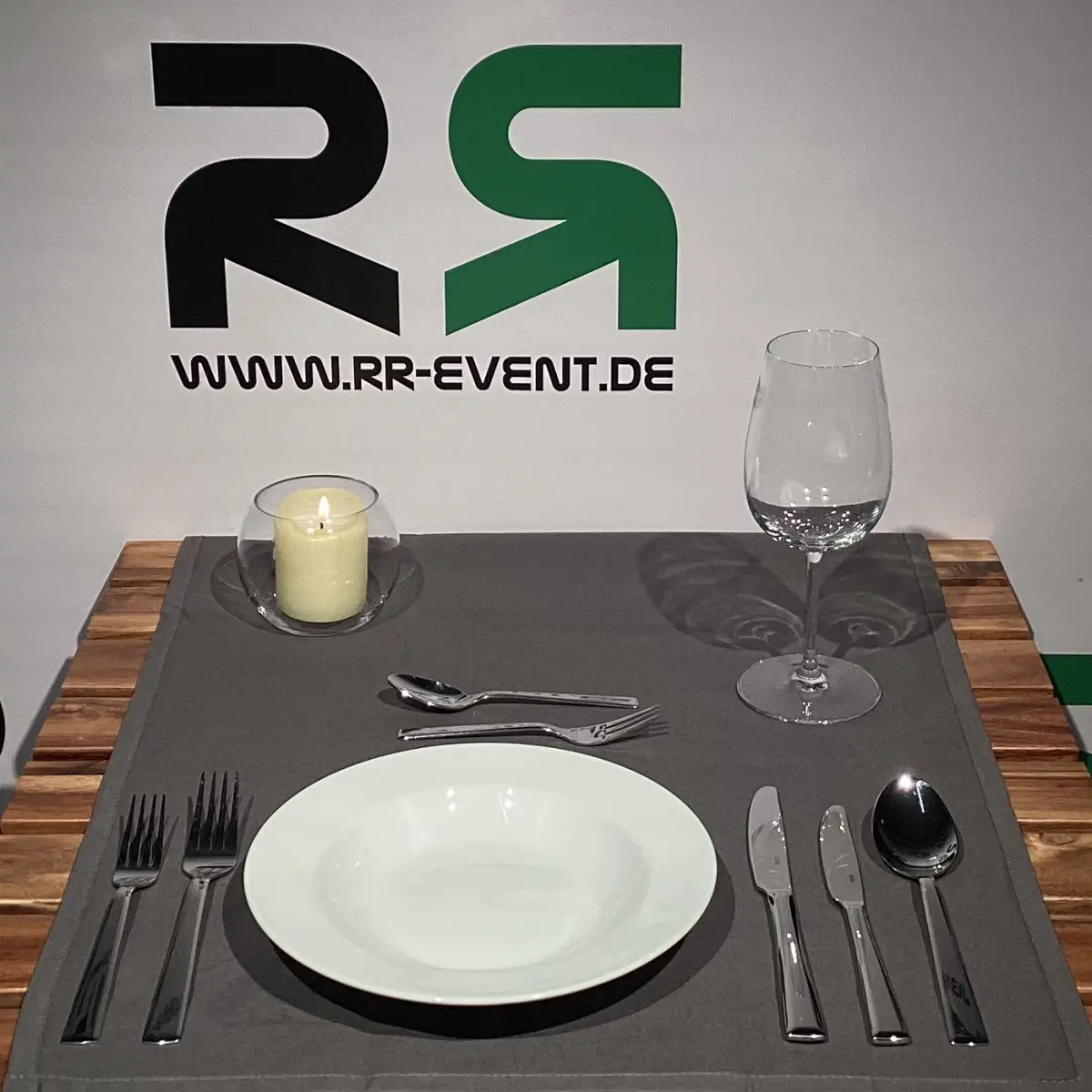 Schaumsuppenteller in Vechta ausleihen – das perfekte Leihgeschirr für stilvolle Veranstaltungen mit exklusivem Flair.