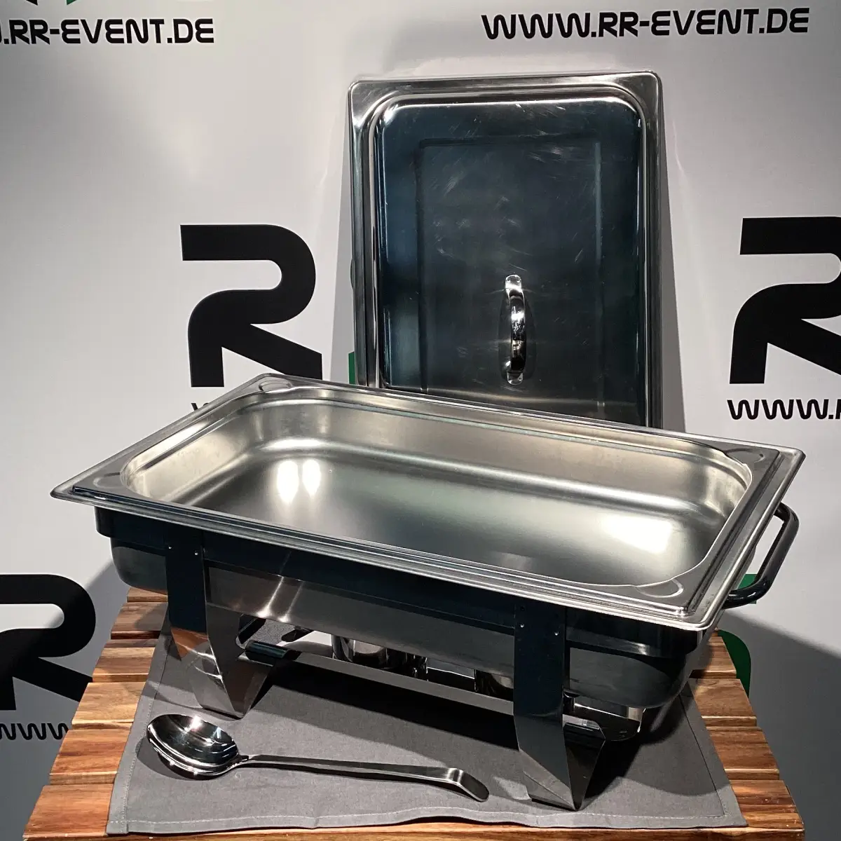 Warmhaltegerät aus Hamburg für Veranstaltungen jetzt mieten: Perfekte Warmhaltung und stilvolles Buffet dank professionellem Verleih.