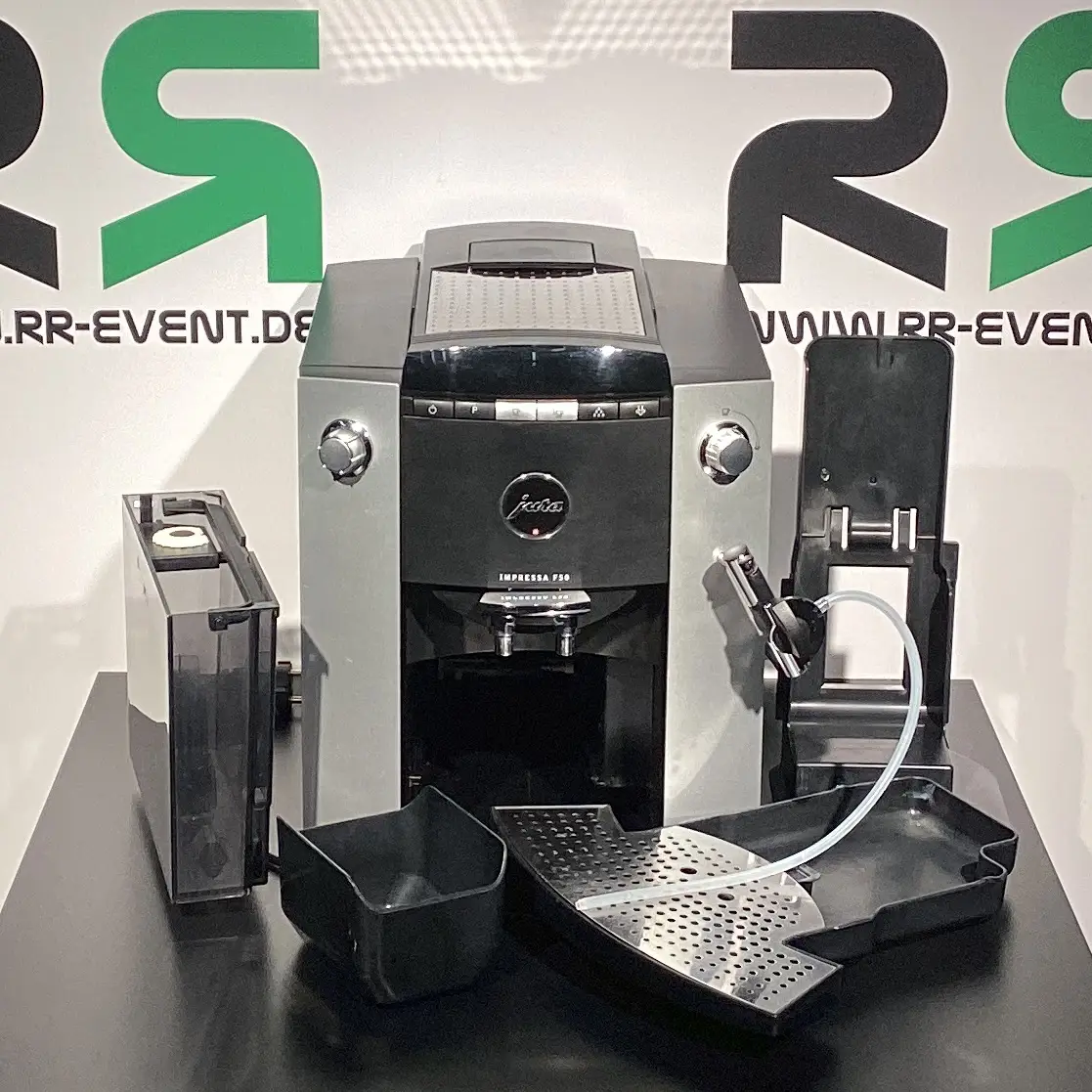 Jura Impressa F50 in Oldenburg mieten: Buchen Sie ihn als zuverlässigen Kaffee-Allrounder für entspannte Pausen bei Veranstaltungen.