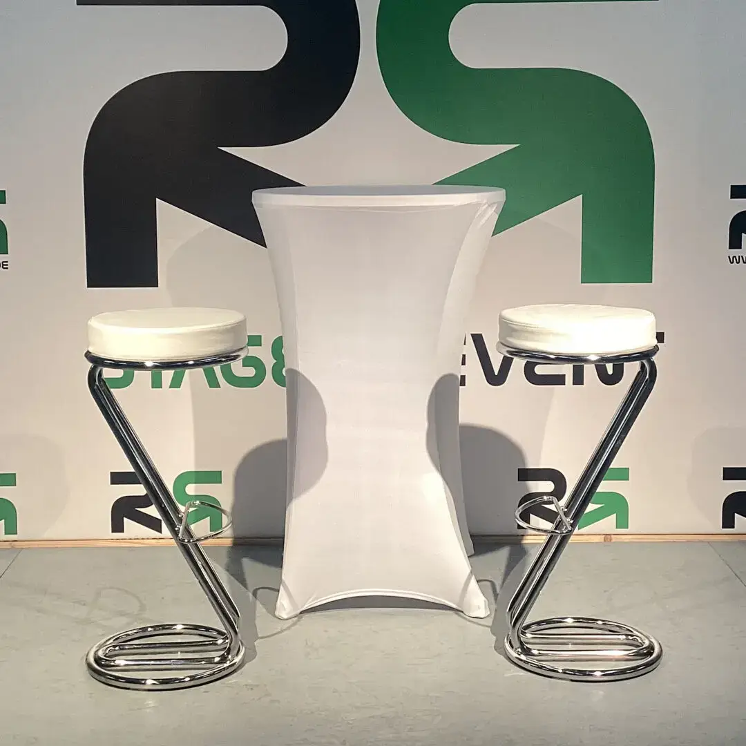 Husse Bistro Stehtisch 70cm 2 Der Stehtisch mit Husse aus Soltau eignet sich ideal zum Feiern – jetzt bequem buchen und ein stilvolles Veranstaltungsambiente genießen.