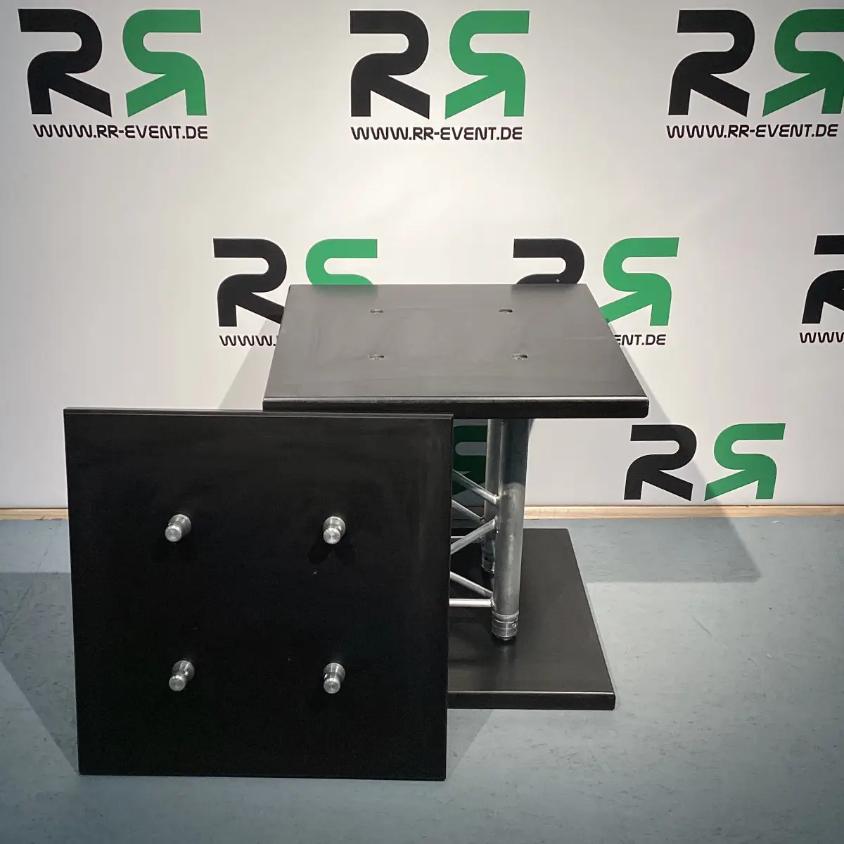 bLACKLiNE Konsolen 60x60cm 2 Traversenkonsole aus Bremen mieten – ideal für stabile Bühnenkonstruktionen bei Veranstaltungen, präsentiert von RR EVENT Branding.